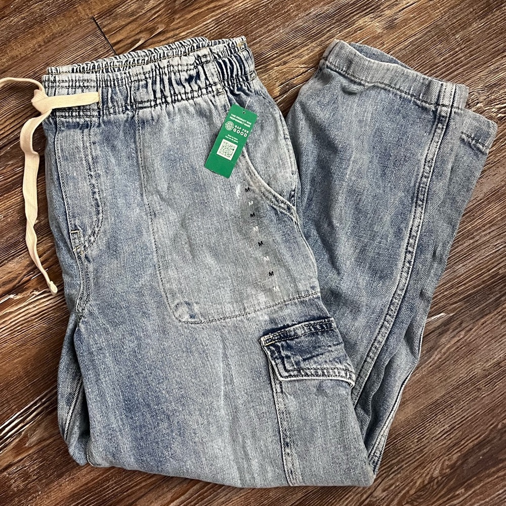 GAP Women’s Easy Cargo Jeans with Drawstring Waist NWT